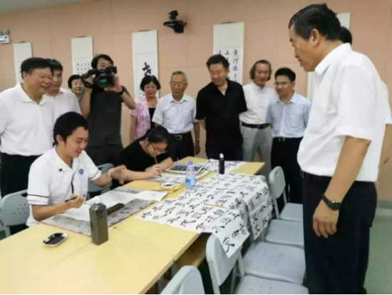 為什么國(guó)家越來越重視書法教育？
