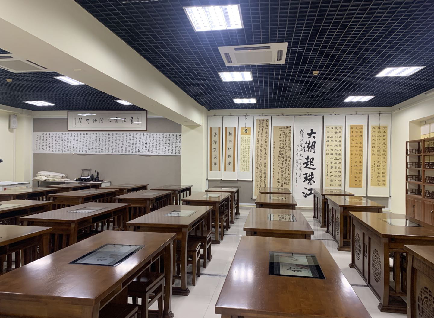 <a href='http://news.tmi07.cn/chanpin/57-1.html' target='1' style='font-size:18px; font-weight:bold; color:#000000;'>書法室</a>