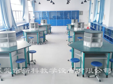 <a href='http://news.tmi07.cn/chanpin/60-1.html' target='1' style='font-size:18px; font-weight:bold; color:#000000;'>機器人功能室</a>3