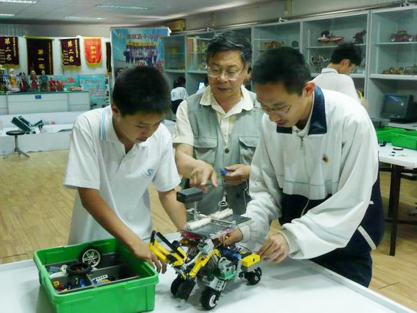 <a href='http://news.tmi07.cn/chanpin/60-1.html' target='1' style='font-size:18px; font-weight:bold; color:#000000;'>機(jī)器人功能室</a>5